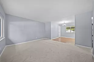 2844 Pamella Dr, Columbus, OH 43207 - Photo 9