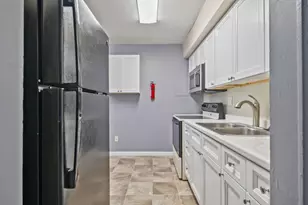 2844 Pamella Dr, Columbus, OH 43207 - Photo 17