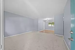 2844 Pamella Dr, Columbus, OH 43207 - Photo 7
