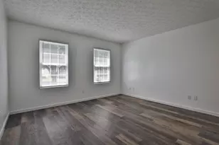2710 Patrick Henry Ave, Columbus, OH 43207 - Photo 17