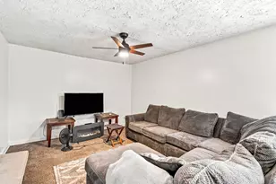 2929 El Paso Dr, Columbus, OH 43204 - Photo 7