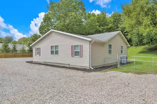 540 Huron Dr W, Heath, OH 43056 - Photo 3