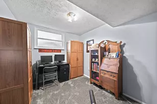 617 Oak Hollow Ct, Columbus, OH 43228 - Photo 25