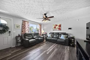 617 Oak Hollow Ct, Columbus, OH 43228 - Photo 13