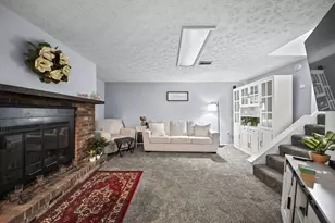 617 Oak Hollow Ct, Columbus, OH 43228 - Photo 23