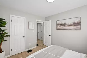 2622 Hiawatha St, Columbus, OH 43211 - Photo 9