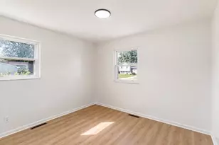 1852 Bar Harbor Rd, Columbus, OH 43219 - Photo 13