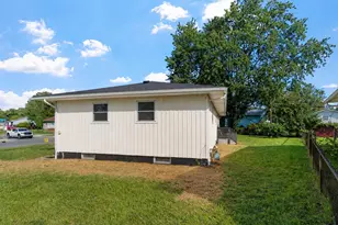 1852 Bar Harbor Rd, Columbus, OH 43219 - Photo 3