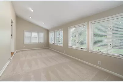 1640 Barrington Road, Columbus, OH 43221 - Photo 15