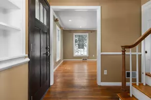 1640 Barrington Rd, Columbus, OH 43221 - Photo 5