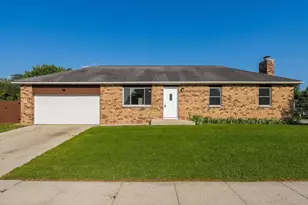 1504 Red Leaf Ln, Columbus, OH 43223 - Photo 1