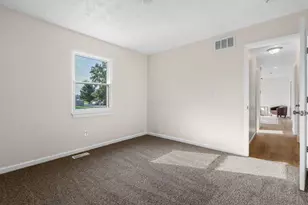 1504 Red Leaf Ln, Columbus, OH 43223 - Photo 25