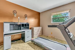 5297 Sandalwood Ct, Columbus, OH 43229 - Photo 25
