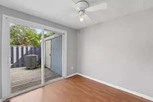 699 Cherry Hollow Rd, Columbus, OH 43228 - Photo 9