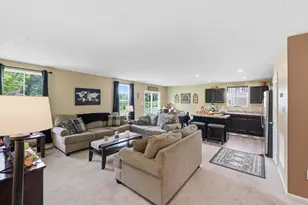 215 S Tuttle Rd, Springfield, OH 45505 - Photo 3