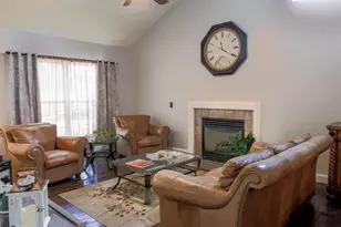 3227 Omega Dr, Columbus, OH 43231 - Photo 3