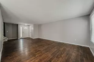 2853 Avati Dr, Columbus, OH 43207 - Photo 9