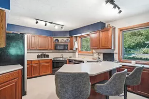 5421 Harrisburg Georgesville Rd, Grove City, OH 43123 - Photo 3