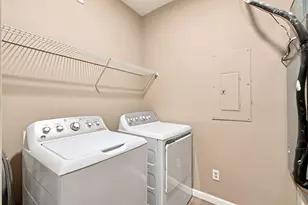 6045 Craughwell Ln, Dublin, OH 43017 - Photo 11