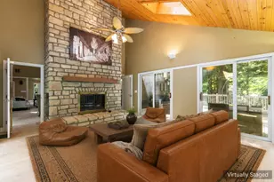 630 Woods Hollow Ln, Powell, OH 43065 - Photo 13