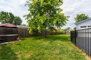 3781 Eisenhower Rd, Columbus, OH 43224 - Photo 33