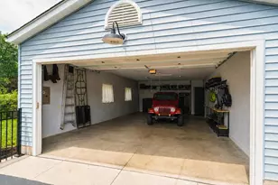 3781 Eisenhower Rd, Columbus, OH 43224 - Photo 35