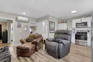 210 N Walnut St, Logan, OH 43138 - Photo 15