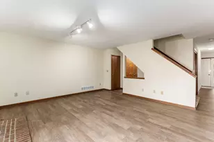 4847 Dierker Rd, Columbus, OH 43220 - Photo 5