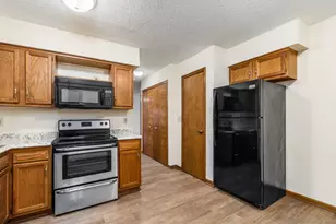 4847 Dierker Rd, Columbus, OH 43220 - Photo 9