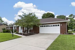 6129 Hickory Lawn Ct, Grove City, OH 43123 - Photo 3