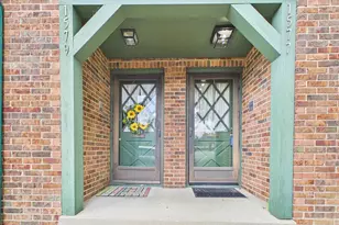 1577 Sandringham Ct, Columbus, OH 43220 - Photo 1