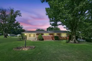3967 Skyline Dr, Zanesville, OH 43701 - Photo 1