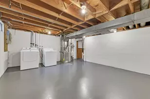 631 Simbury St, Columbus, OH 43228 - Photo 23
