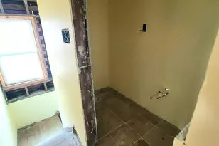 1921 Sullivant Ave, Columbus, OH 43223 - Photo 5