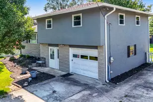 4475 Beacon Hill Rd, Columbus, OH 43228 - Photo 3