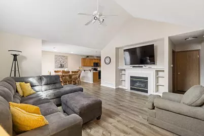 7830 Meadowlark Lane S, Reynoldsburg, OH 43068 - Photo 3