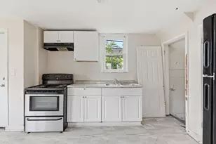 1482 E 26th Ave, Columbus, OH 43211 - Photo 9