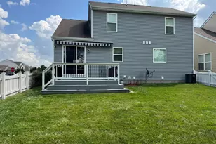 247 Cloverhill Dr, Galloway, OH 43119 - Photo 5