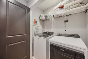 1231 Cromartie Ln, Columbus, OH 43201 - Photo 29