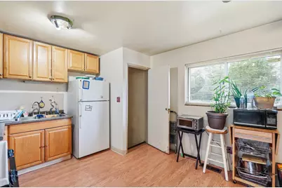 2110 Wadsworth Drive, Columbus, OH 43232 - Photo 9