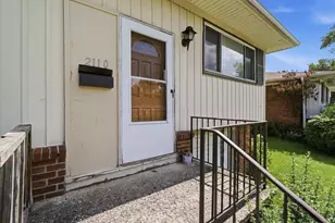 2110 Wadsworth Dr, Columbus, OH 43232 - Photo 3