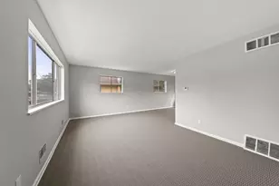 3373 Roswell Dr, Columbus, OH 43227 - Photo 7