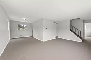 3373 Roswell Dr, Columbus, OH 43227 - Photo 9