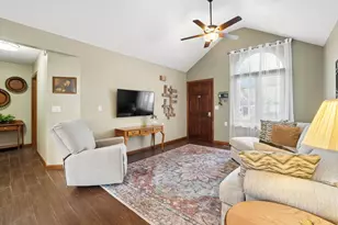1402 Pegwood Dr, Columbus, OH 43229 - Photo 7
