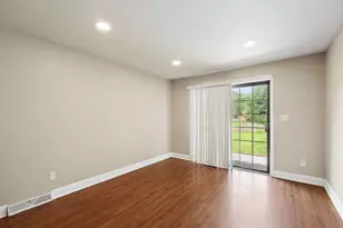1938-1940 Hampstead Dr, Columbus, OH 43229 - Photo 17