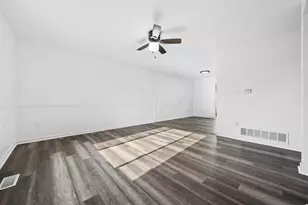 1273 Winesap Dr, Columbus, OH 43204 - Photo 3