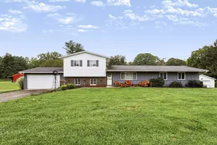 2403 Hickman Rd NE, Newark, OH 43055 - Photo 1