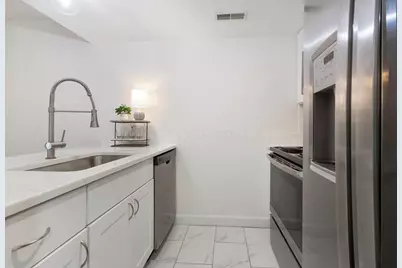 1085 N Merrimar Circle #E, Columbus, OH 43220 - Photo 13