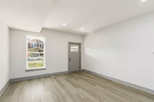858 E Starr Ave, Columbus, OH 43201 - Photo 9