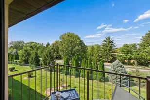 5885 Beechcroft Rd, Columbus, OH 43229 - Photo 21